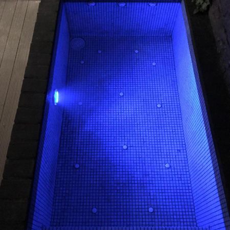 Pequeño Apartamento con Mini Piscina  Valenza Esterno foto