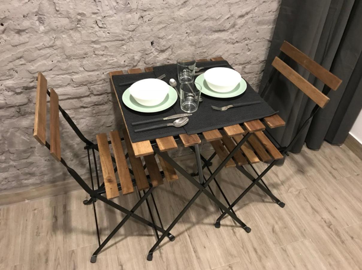 Pequeño Apartamento con Mini Piscina  Valenza Esterno foto