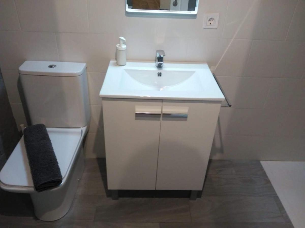 Pequeño Apartamento con Mini Piscina  Valenza Esterno foto