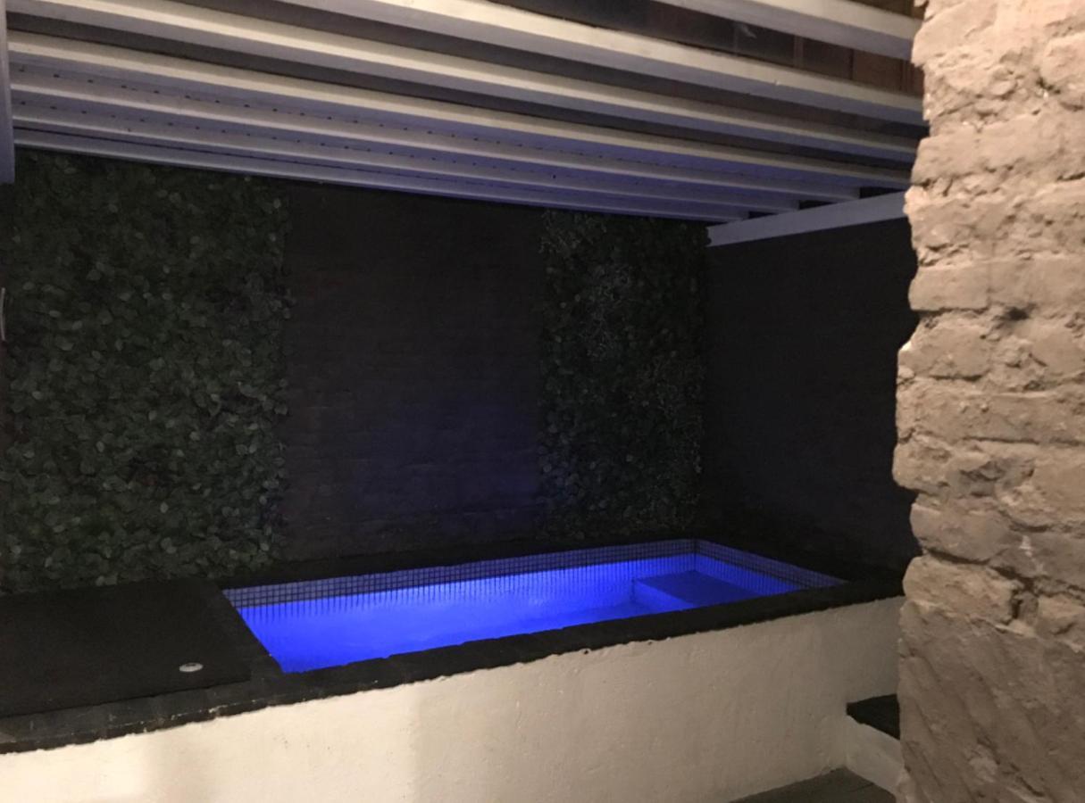 Pequeño Apartamento con Mini Piscina  Valenza Esterno foto