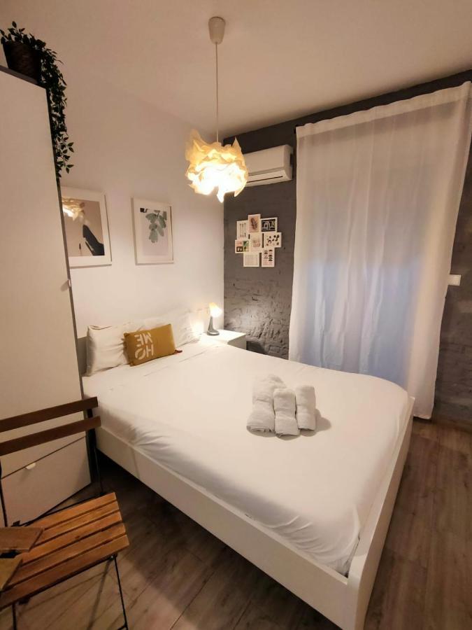 Pequeño Apartamento con Mini Piscina  Valenza Esterno foto