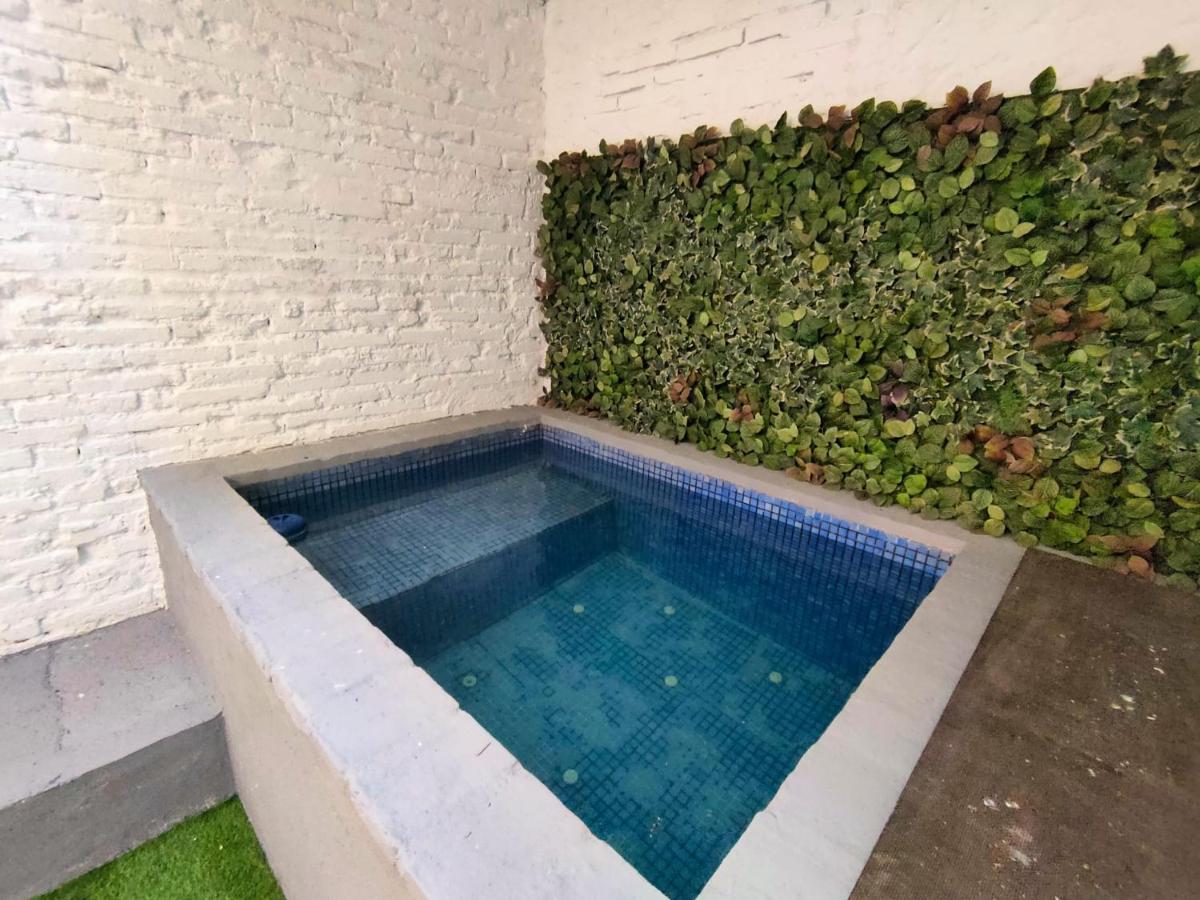 Pequeño Apartamento con Mini Piscina  Valenza Esterno foto