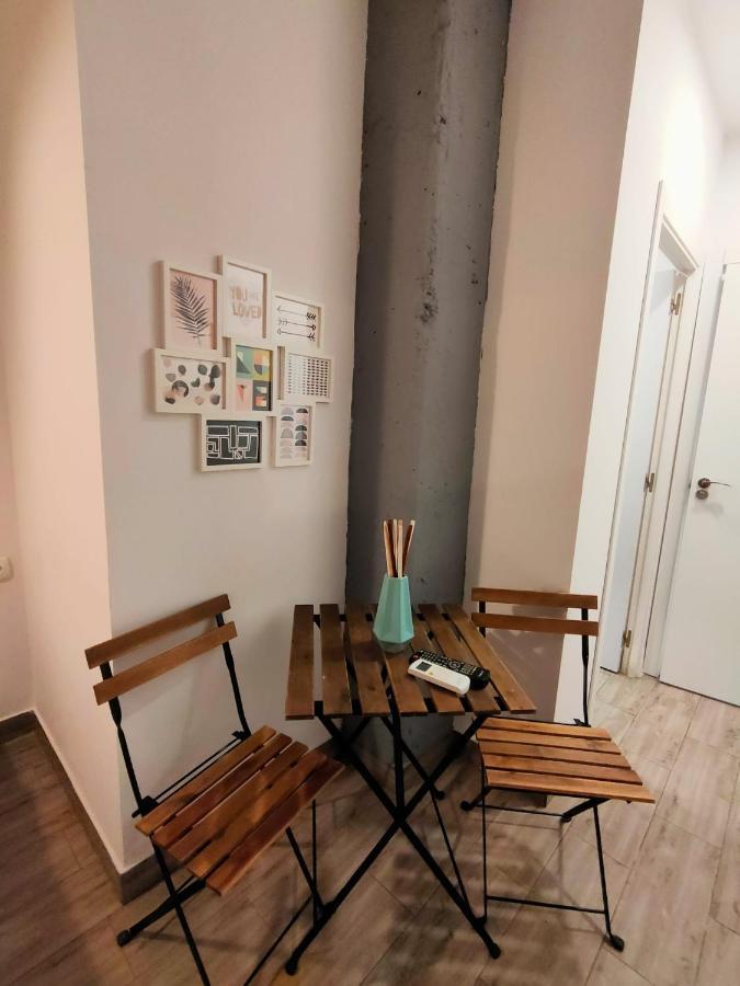 Pequeño Apartamento con Mini Piscina  Valenza Esterno foto