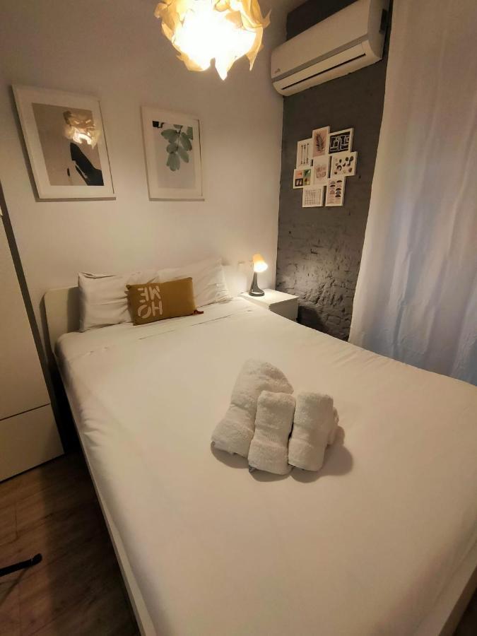 Pequeño Apartamento con Mini Piscina  Valenza Esterno foto