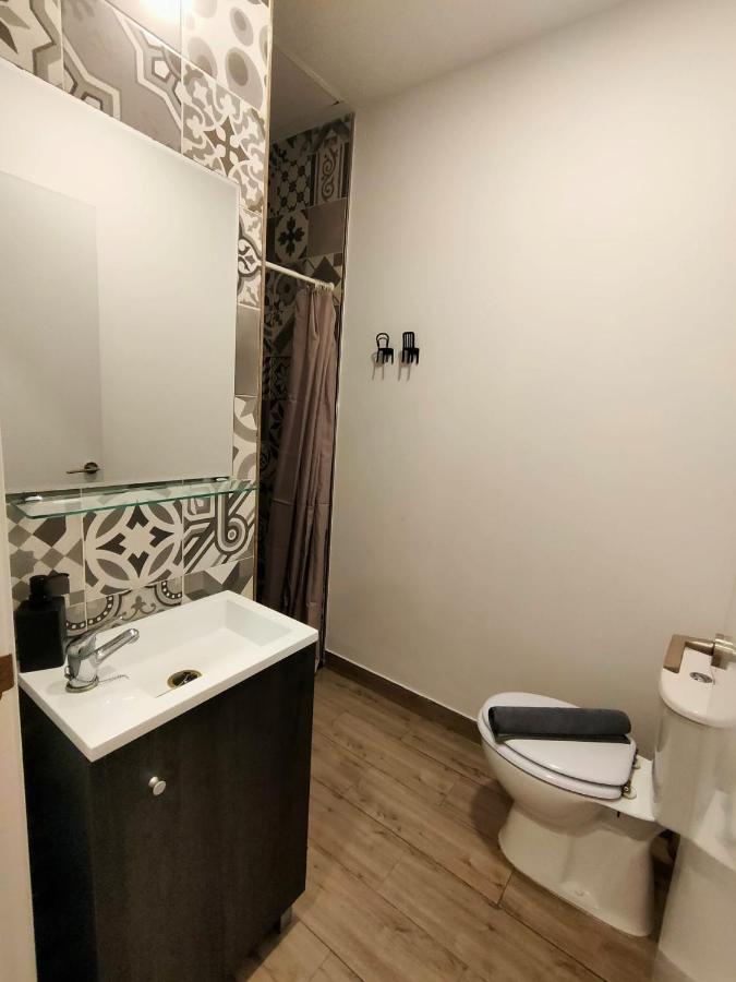 Pequeño Apartamento con Mini Piscina  Valenza Esterno foto
