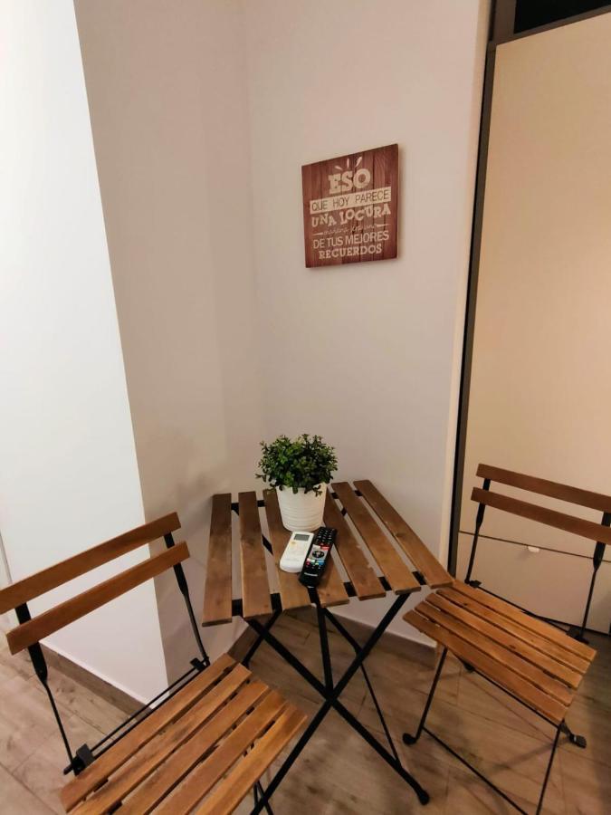 Pequeño Apartamento con Mini Piscina  Valenza Esterno foto