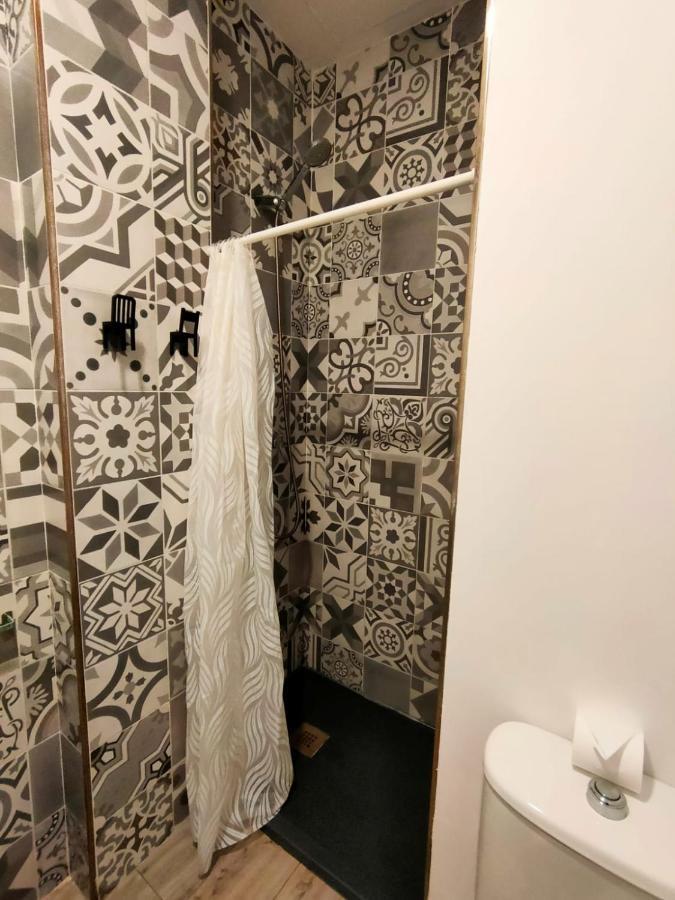 Pequeño Apartamento con Mini Piscina  Valenza Esterno foto